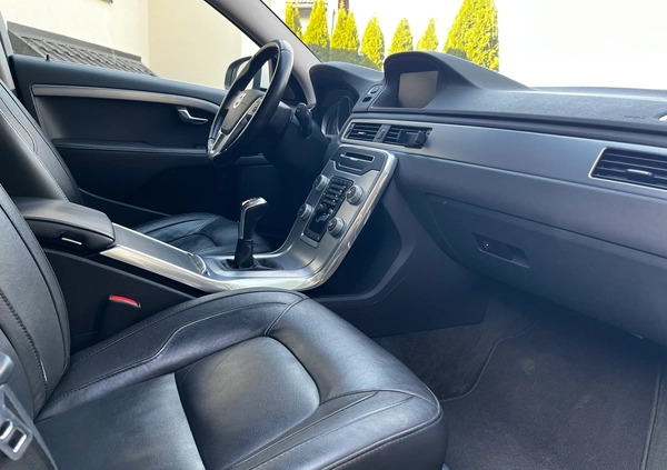 Volvo V70 cena 44900 przebieg: 244041, rok produkcji 2015 z Rzeszów małe 631